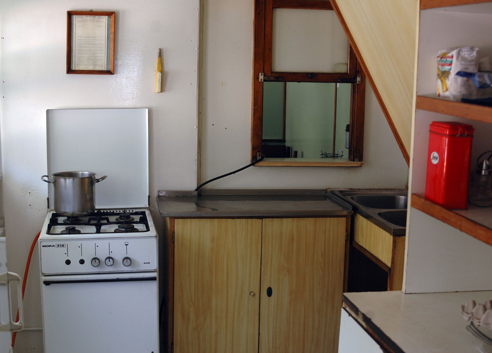 konyha-sopron-zuhatagi-tigris-vontatohajo-duna-hajovontatas-teherhajo-budapest-hajozashu