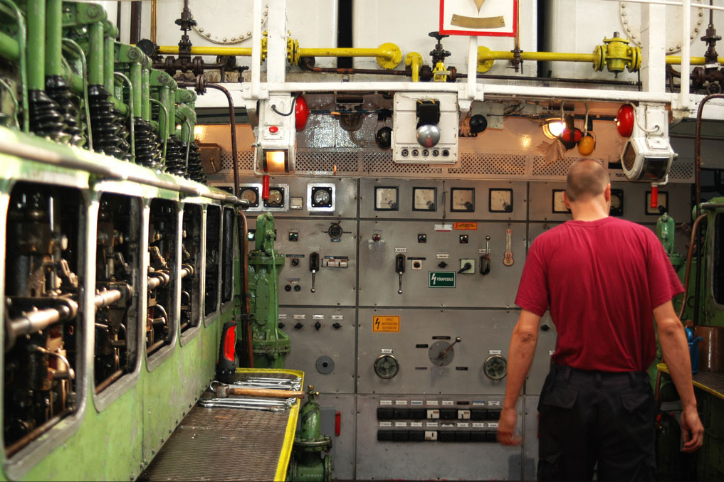 motorter-vezerlo-sopron-zuhatagi-tigris-vontatohajo-duna-hajovontatas-teherhajo-budapest-hajozashu