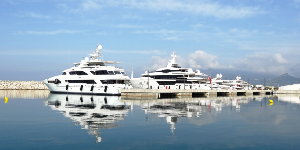 marina-darechi-amalfi-part-olaszorszag-1000-kikoto-hely-legnagyobb-luxusjacht-superyacht-hajozashu-100m-yacht