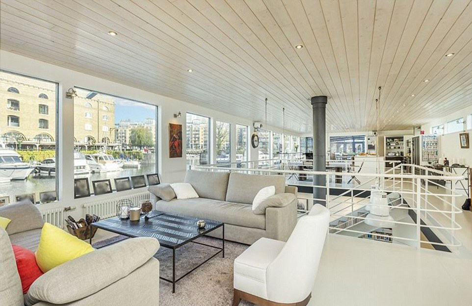 matrix-island-lakohajo-london-st-katherine-dock-hajozashu-konyha