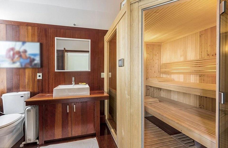 matrix-island-lakohajo-london-st-katherine-dock-hajozashu-szauna