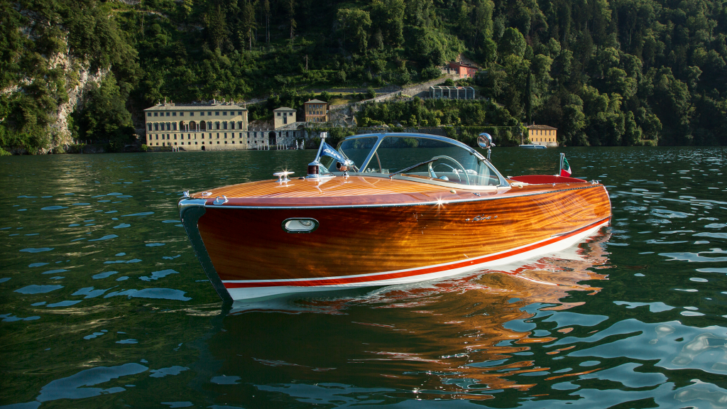 riva-motorcsonak-boat-italy-olaszorszag-hajozashu13