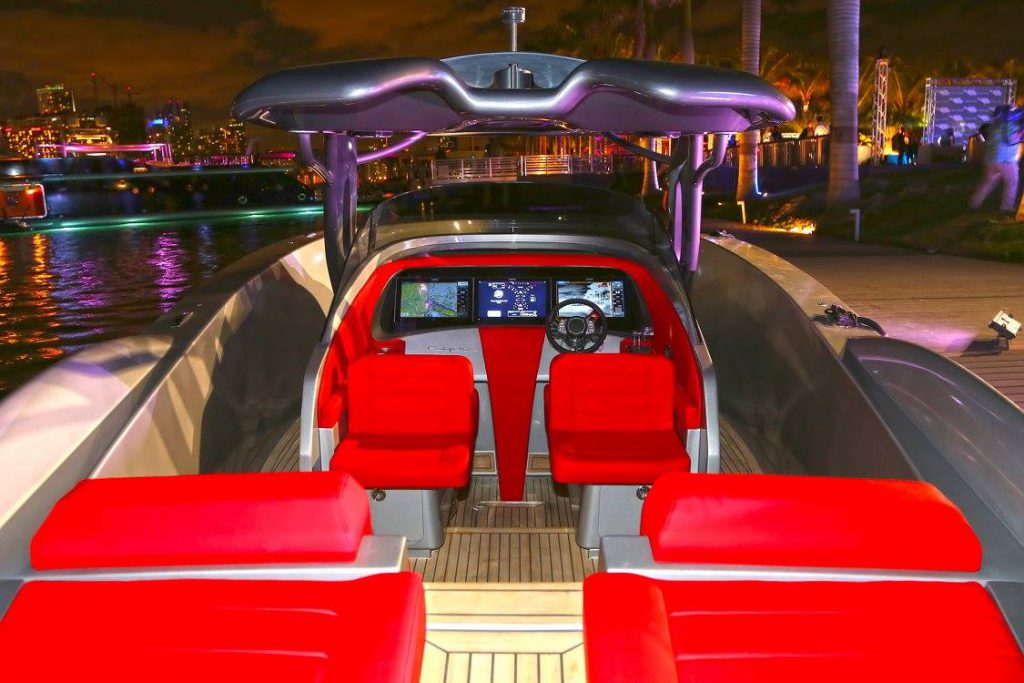 sv-alpha7-yachts-miami-boat-show-2017-motorcsonak-corvette-hajozashu