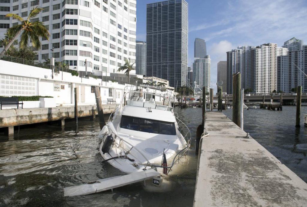 Irma-Hurricane-Hurrikan-Miami-Florida-Yacht-Boat-Ship-Port-Marina-Harbor-HAJOZASHU