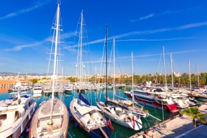 sailboat-marina-kikoto-elindulas-hajozashu