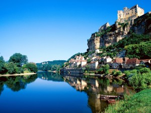 beynac-dordogne-france-franciaorszag-folyo-hajozashu