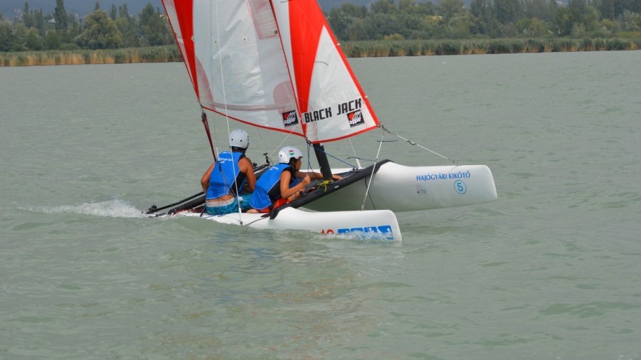 katamaran-suli-catamaran-vitorlazas-kepzes-balatonfured-hajozashu