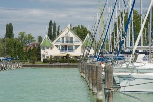 marina-port-balatonkenese-kikot-hajozashu