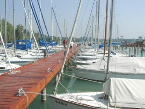 vitorlas-kikoto-balatonalmadi-hajozashu