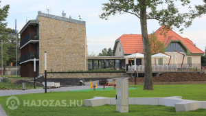 balatonfenyves-kikoto-fenyves-yacht-club-vitorlaskikoto-balaton-hajozashu