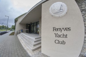 balatonfenyves-yacht-club-hajozashu-vitorlas-kikoto-hotel