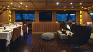 mashua-bluu-superyacht-csanyi-sandor-hajozashu