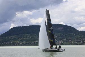 48kekszalag-balaton-balatonfured-hajozas-vitorlazas-sailing-boat-catamaran-katamaran-hajozashu