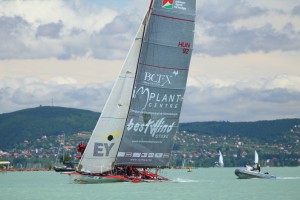 48kekszalag-balaton-balatonfured-hajozas-vitorlazas-sailing-boat-catamaran-katamaran-hajozashu
