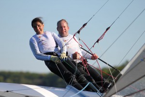 roland-gaebler-lemondta-a-kekszalagot-black-jack-balaton-sailing-hajozashu