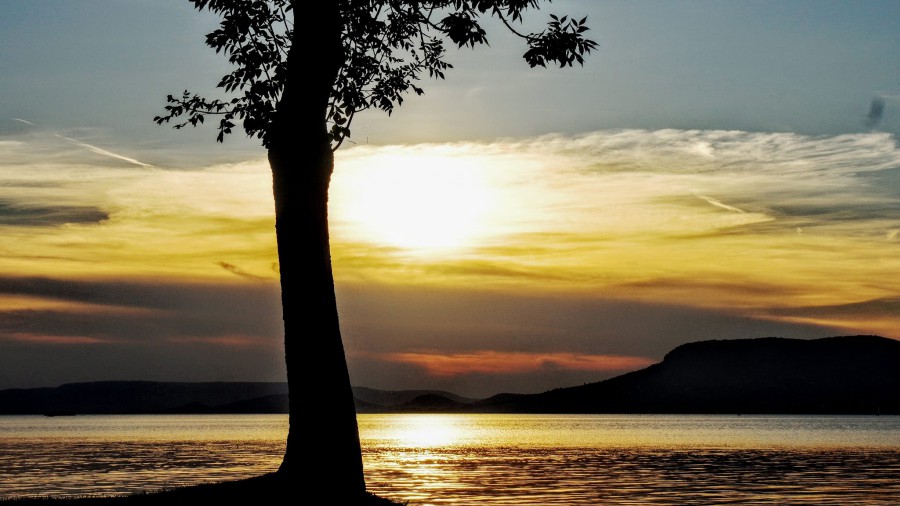 badacsony-este-night-balaton-sunset-naplemente-sailing-vitorlazas-hajozashu
