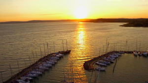balaton-naplemente-balatonfo-kikoto-vitorlazas-hajozashu