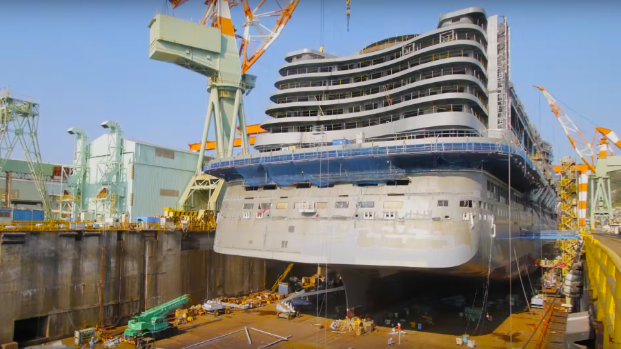 Elképesztő videó egy tengerjáró hajó építéséről