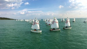 kaprin-kupa-balatonfuzfo-utanpotlas-optimist-vitorlazas-sailing-balaton-hajozashu