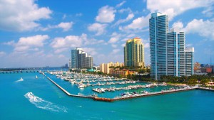miami-beach-florida-vilag-legdragabb-kikoto-vitorlazas-yacht-hajozashu