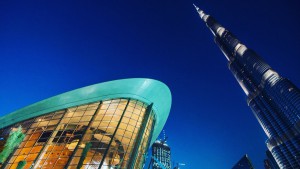 night-dubai-opera-house-boat-design-yacht-luxury-hajozashu