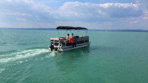 sunchaser-traverse-deluxe-pontoonhajo-balaton-hajozashu