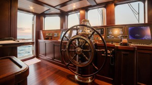 taransay-yacht-luxury-captain-boat-hajozashu