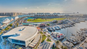 yas-marina-dubai-abu-dzabi-legdragabb-kikoto-vitorlazas-yacht-hajozashu