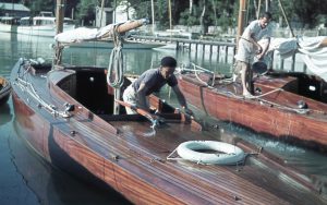 balaton-60as-70-es-evekben-trabant-nemet-turista-szot-udulo-vitorlazas-strandolas-nyaralas-hajozashu-cirkalo