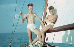 balaton-60as-70-es-evekben-trabant-nemet-turista-szot-udulo-vitorlazas-strandolas-nyaralas-hajozashu