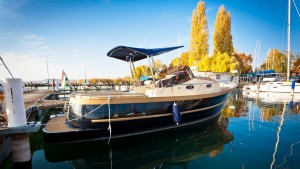 elektromos-yacht-motorcsonak-jacht-speedboat-balaton-kikoto-hajozashu