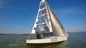 rick-gergely-balatonhelp-code8-balatonkerulo-szolovitorlazas-balatonfured-fa-nandor-sailing-hajozashu