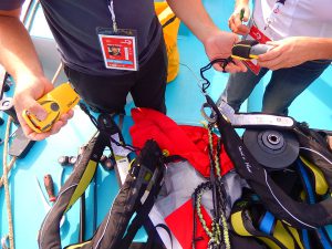 spirit-of-hungary-vendee-globe-safety-check-biztonsagi-felszerelesek-vitorlazas-sailing-hajozashu