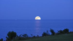 az-evszazad-szuperholdja-supermoon-balaton-hajozashu