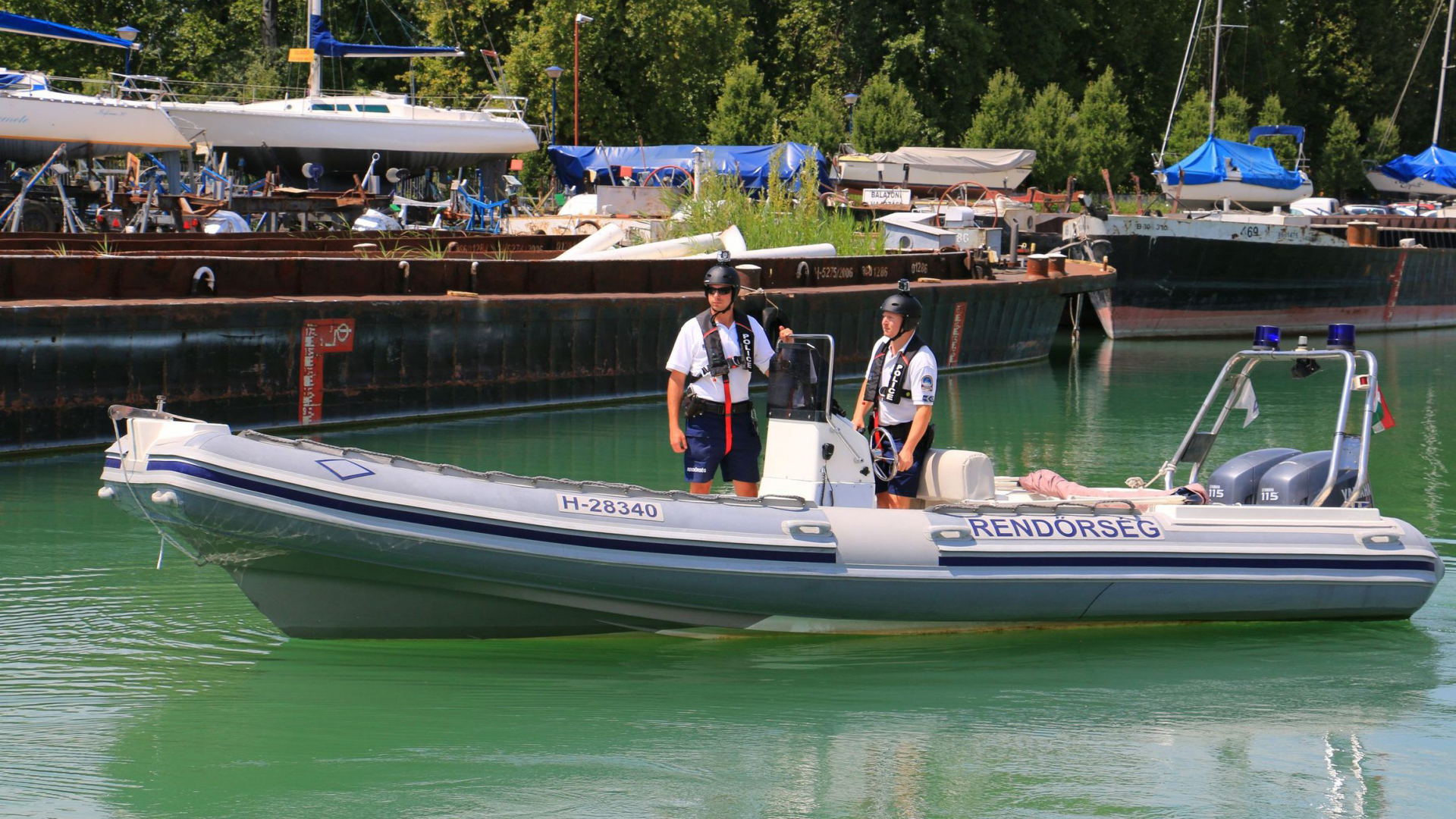 balaton-siofok-vizirendor-motorcsonak-mentes-balatoni-vizirendeszeti-rendorkapitanysag-hajozashu