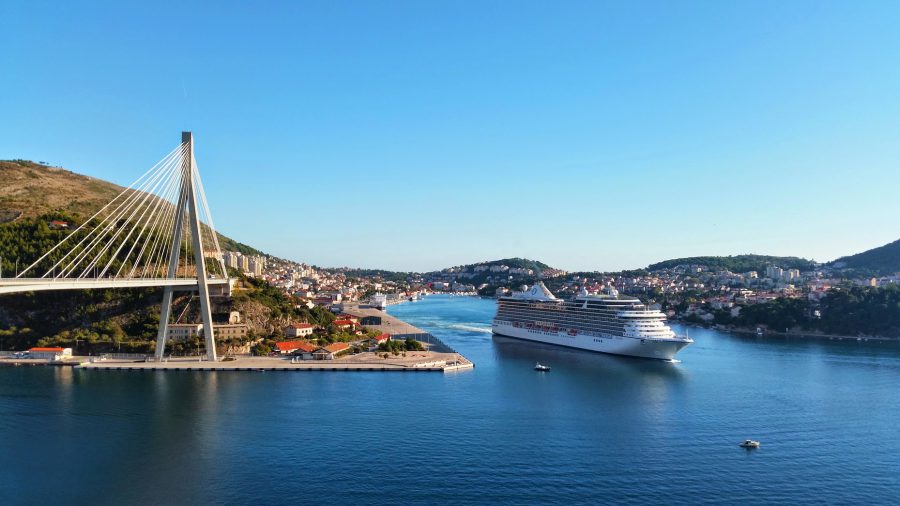 Létszámstop Dubrovnikban, leállíthatják a hajókat