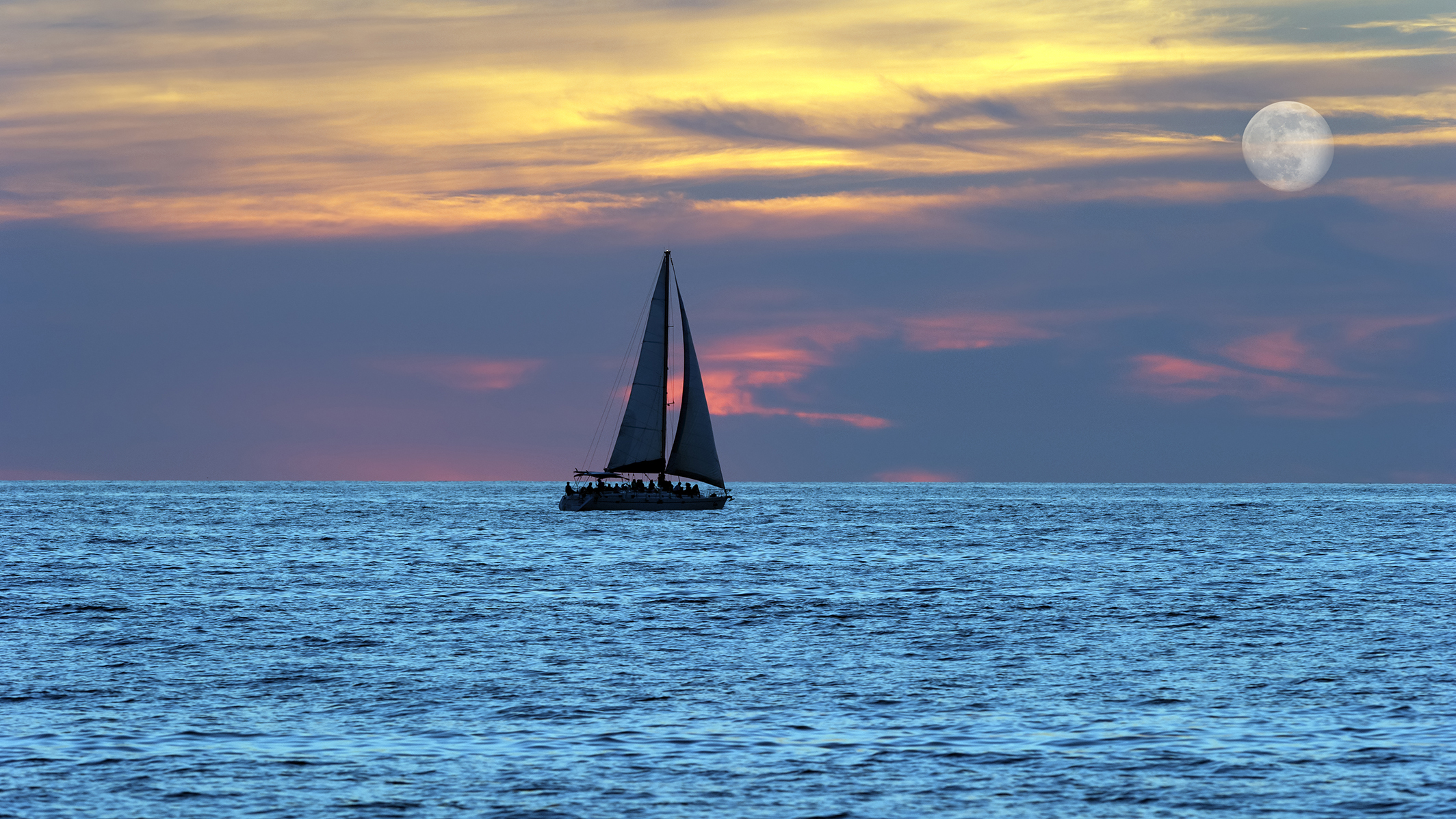hajozni-vitorlazni-muszaj-elni-nem-vitorlazas-sailing-hajozashu-speedboat