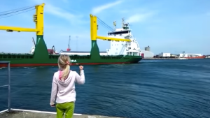 teherhajo-kislany-children-alom-dream-port-kikoto-hajozashu