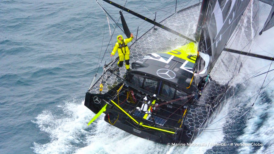 Elképesztő helikopteres videó a Vendée Globe versenyzőkről