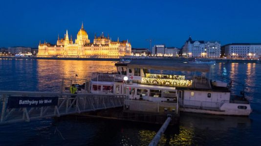 Elindult a metrópótló hajójárat Budapesten