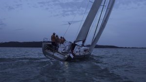 essentia-kollmann-andras-navigacios-lampak-fenyek-hajokon-piros-zold-vitorlazas-hajozashu