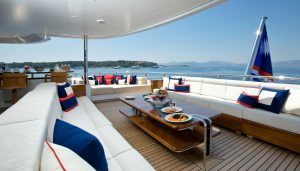 excellence-v-superyacht-jacht-milliardos-hajozashu2