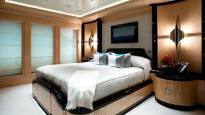 excellence-v-superyacht-jacht-milliardos-hajozashu2