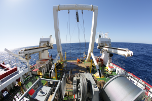 fugro-equator-ship-australia-kutatohajo-mentohajo-lezuhant-malaj-repulo-hajozashu-robothajo
