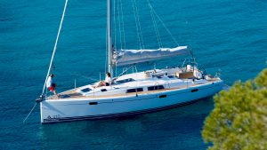 hanse-vitorlas-hajo-balaton-tenger-charterhajo-hajoberles-vitorlazas-hajozashu
