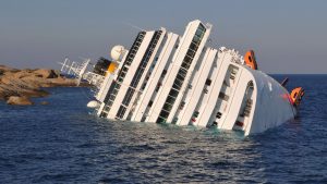 costa-concordia-5eve-sullyedt-el-zatony-olaszorszag-katasztrofa-tengeri-ocean-hajozas-hajozashu