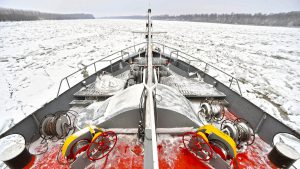 egtoroxi-jegtoro-hajo-szerbia-duna-magyarorszag-vizugy-jegzajlas-hajozashu-ice-breaker