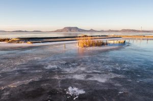 kajsza-daniel-badacsony-kikoto-jegzajlas-balaton-tel-naplemente-hajozashu