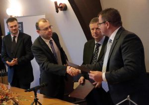 kovacs-antal-mvm-zrt-boka-istvan-balatonfured-polgarmestere-kozcelu-molo-kikoto-fejlesztes-hajozashu