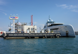 marina-darechi-amalfi-part-olaszorszag-1000-kikoto-hely-legnagyobb-luxusjacht-superyacht-hajozashu-tank
